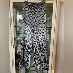 Sans Souci Pool Pants Black/White Lined shorts inside Size S